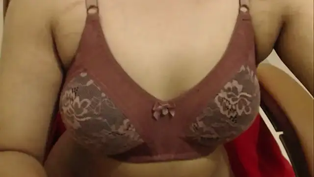 Snapshot of erotic_indiancam chatting on October 25, 12:02 pm erotic indiancam online show from October 25, 12:02 pm