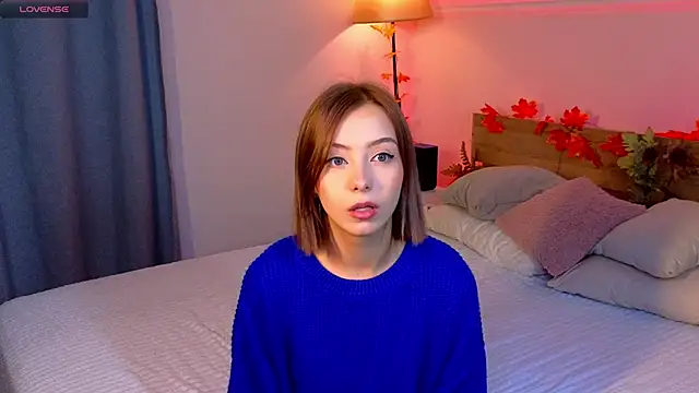 Snapshot of LumMina chatting on October 3, 10:09 am LumMina online show from October 3, 10:09 am