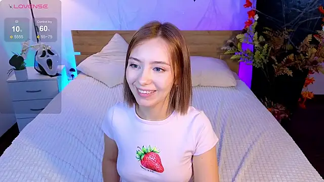 Snapshot of LumMina chatting on October 18, 1:36 pm LumMina online show from October 18, 1:36 pm