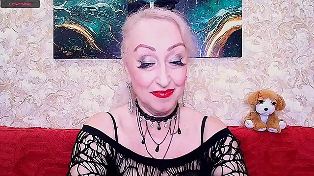  Sara  Smith  online show from June 3, 7:09 am