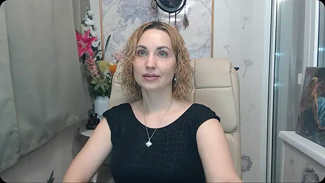 KatrinAlluring online show from October 29, 5:12 am