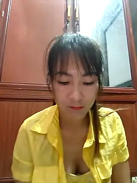 Yumyum kiw online show from December 1, 9:50 pm