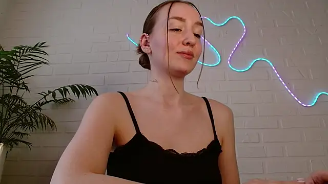 WhitePrincessLuna online show from March 22, 2:56 pm