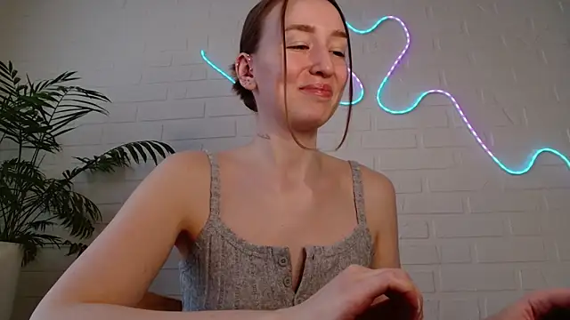 WhitePrincessLuna online show from March 13, 2:40 pm