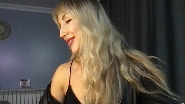 Pyrelissa online show from December 5, 6:42 pm