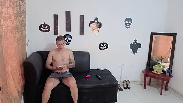 kloe-robert online show from October 22, 4:23 pm