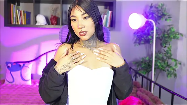 Snapshot of Anaya_olyx chatting on October 22, 5:56 am Anaya olyx online show from October 22, 5:56 am