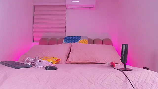 abbyrouss  online show from November 30, 3:11 am