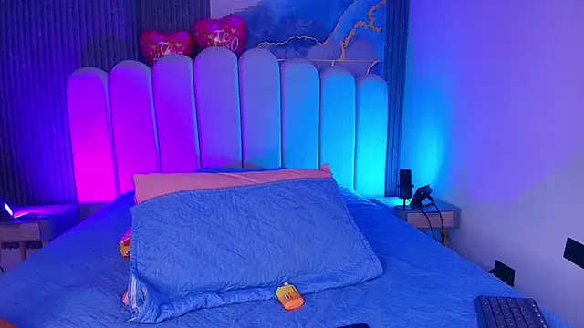 abbyrouss  online show from February 19, 3:39 am