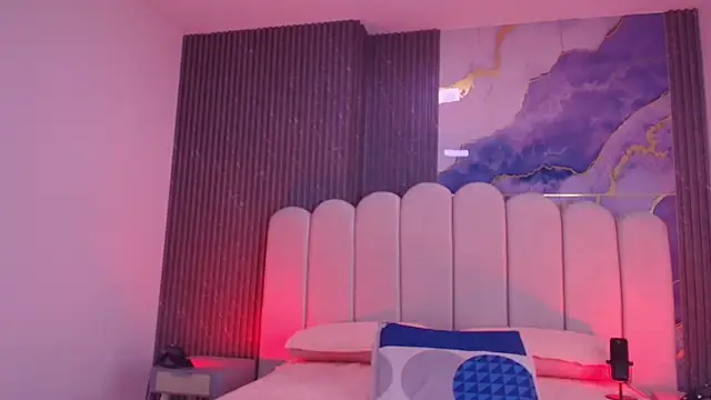 abbyrouss  online show from April 19, 3:17 am