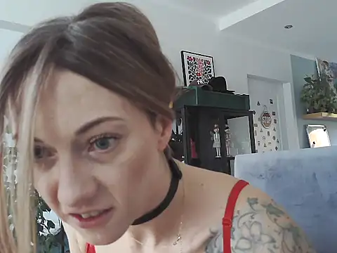 MadMadelin online show from October 14, 1:03 pm