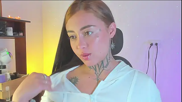 SofiaBermudez online show from November 5, 1:00 am