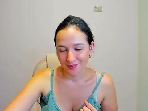 Snapshot of butterflyfree1 chatting on September 29, 8:14 pm butterflyfree1 online show from September 29, 8:14 pm