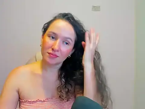 Snapshot of butterflyfree1 chatting on September 30, 11:42 pm butterflyfree1 online show from September 30, 11:42 pm