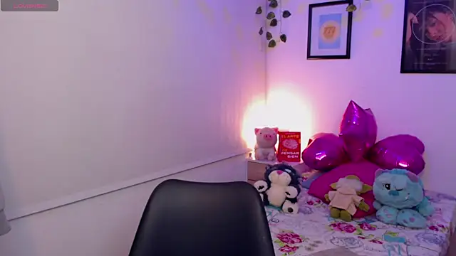 MarilynWhite  online show from October 12, 1:52 am