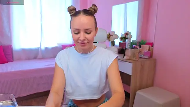 Hloya Mei online show from September 13, 6:21 am