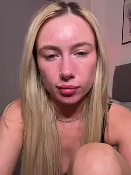 SexySaraxxoo online show from February 17, 10:31 pm