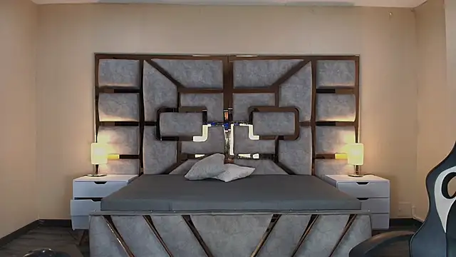 ANABELL BROWN online show from April 17, 12:51 pm