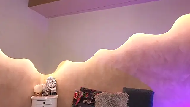 Kloee 12 online show from October 1, 1:27 pm