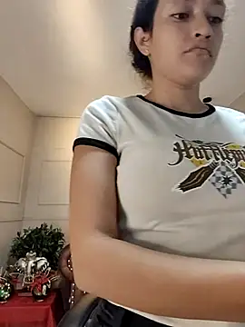 ArielBlossom    online show from December 21, 11:03 am