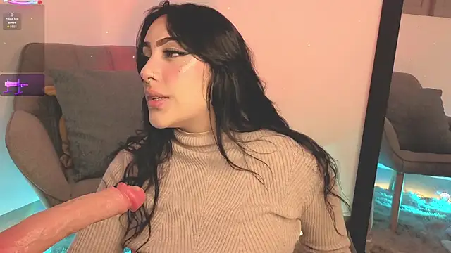 Snapshot of ashlynnlowe_ chatting on October 16, 8:22 pm ashlynnlowe  online show from October 16, 8:22 pm