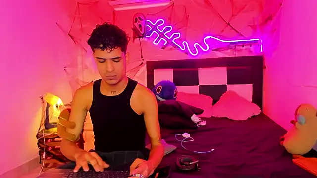 Lucky boys  X online show from October 30, 11:55 am