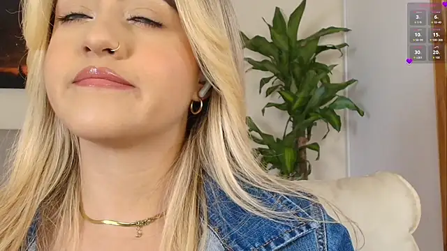 MaryMoon  online show from February 23, 9:14 pm