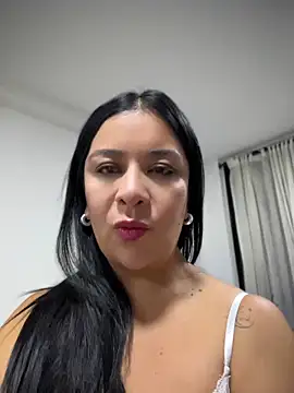 IrisDuvall online show from May 8, 1:53 am