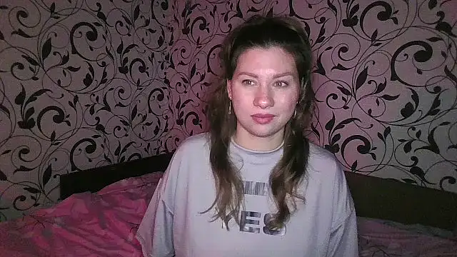 YourEmilie online show from February 14, 6:32 pm