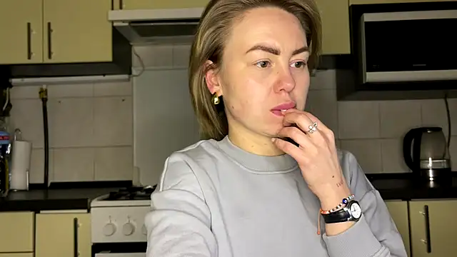 MartaLuna  online show from March 12, 8:55 pm