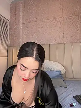 hannahst  online show from March 28, 8:19 pm