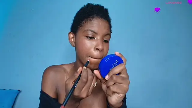 CamilaaSaenz online show from November 11, 1:08 pm