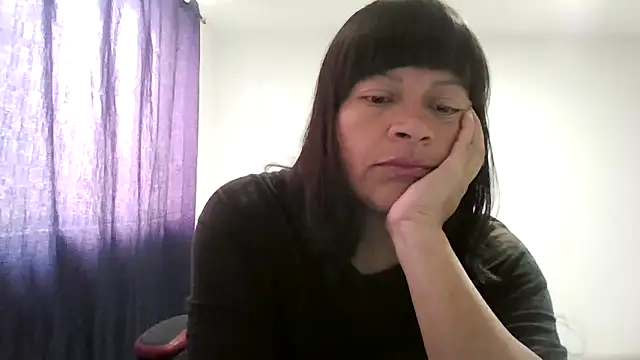 adri89-g online show from June 8, 3:46 pm