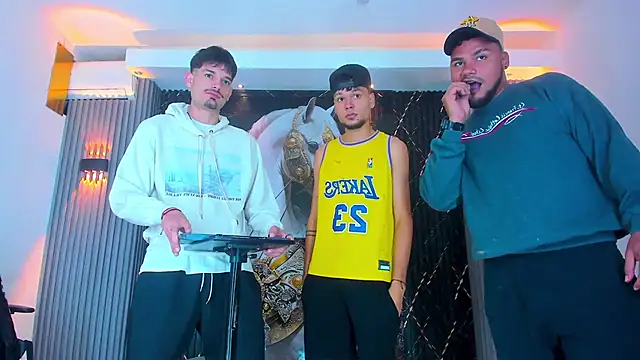 Snapshot of Iam_Steven chatting on October 8, 12:31 pm Iam Steven online show from October 8, 12:31 pm