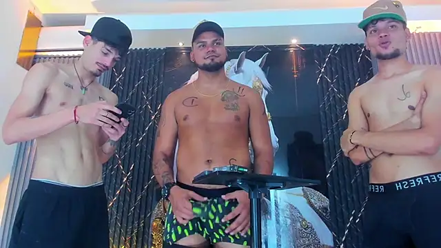 Snapshot of Iam_Steven chatting on October 4, 3:49 pm Iam Steven online show from October 4, 3:49 pm