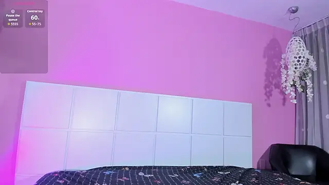 Aliciabloom online show from September 18, 2:37 pm