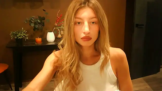 Snapshot of Miralyn chatting on September 24, 9:14 pm Miralyn online show from September 24, 9:14 pm