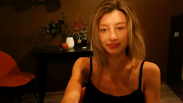 Snapshot of Miralyn chatting on September 27, 9:55 pm Miralyn online show from September 27, 9:55 pm