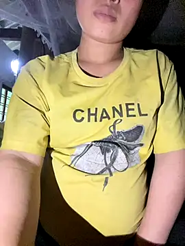 Snapshot of Van_xx chatting on October 7, 3:22 am Van xx online show from October 7, 3:22 am