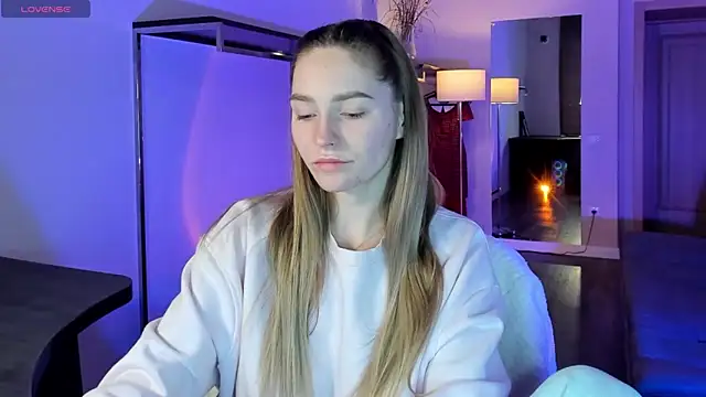 Melloudy online show from December 14, 7:03 am