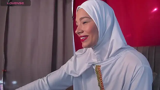 ShanaJamil online show from October 4, 12:33 pm