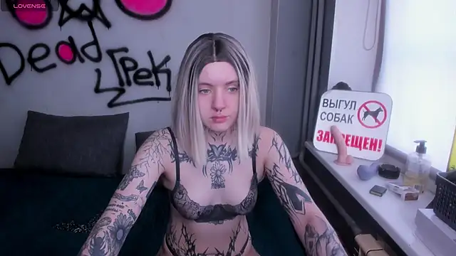 MonikaLowww online show from April 17, 7:54 am