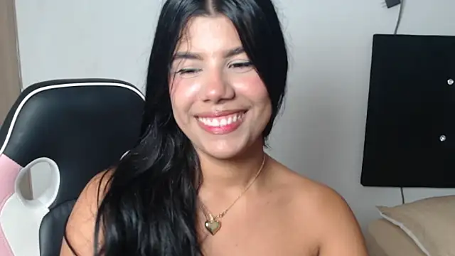 MayaScott11 online show from October 18, 7:26 pm