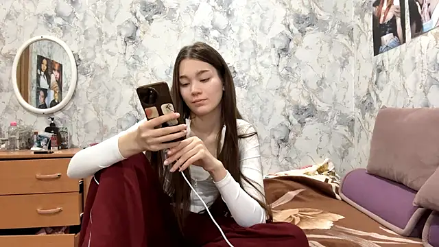 Cuteviola online show from March 8, 9:51 pm