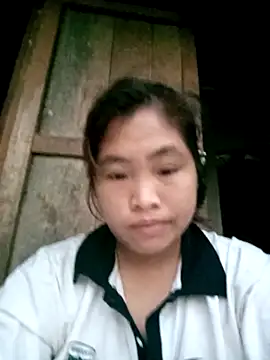 Luyen004 online show from April 10, 10:49 pm