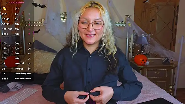 JuicyLullu online show from October 19, 5:53 am