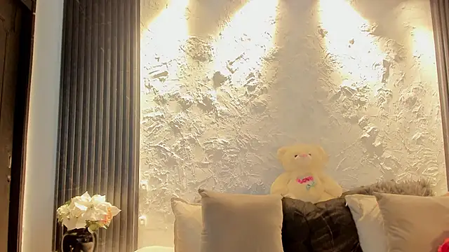 joselin rouse online show from April 7, 12:51 pm