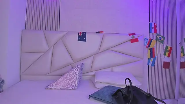 cloehill  online show from June 30, 11:42 am