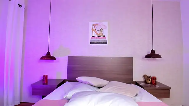 cloehill  online show from December 2, 11:45 am