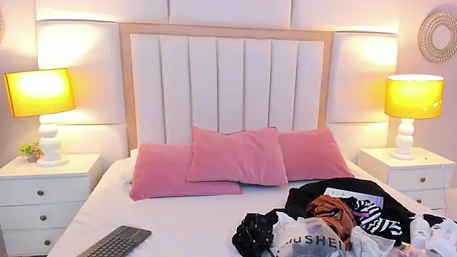 LaylaaDoll online show from October 15, 9:39 pm